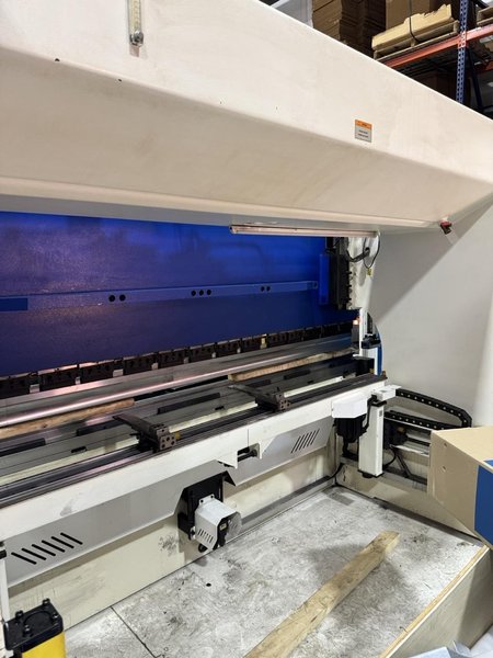 10′ x 195 Ton Accurl GeniusPro CNC Brake, 2020 – 5 axis gauge
