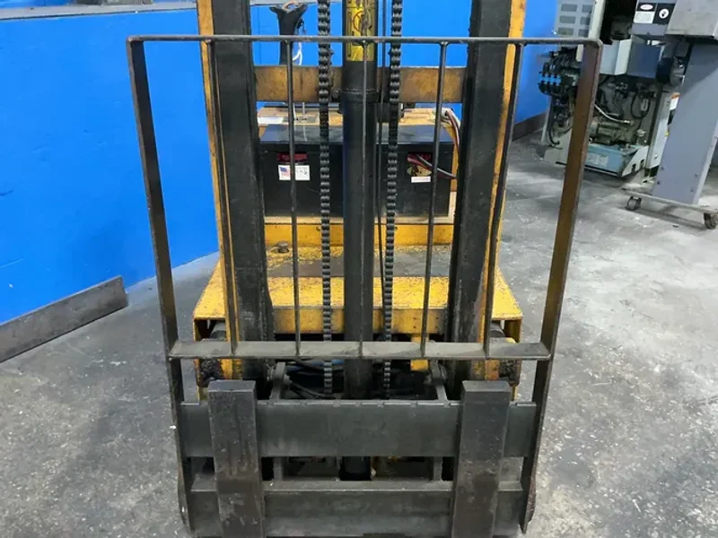 BIG JOE 3000 LBS ELECTRIC WALK BEHIND FORKLIFT  -  PDC-30-106
