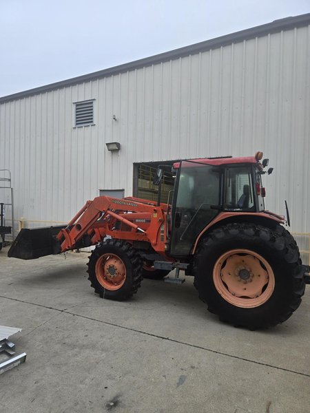 Kubota M1281 Tractor – LA1251 Front Loader