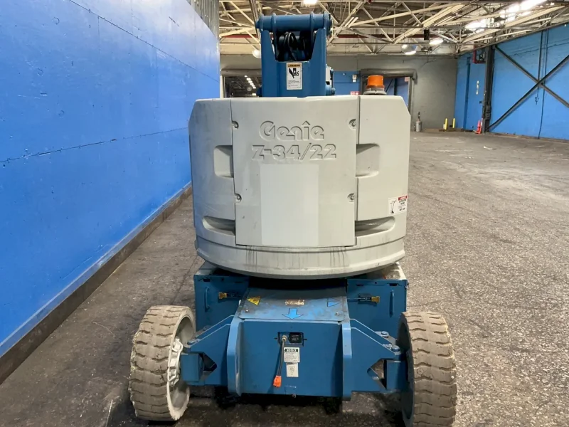 GENIE 34’ PLATFORM HEIGHT / 22’ HORIZONTAL OUTREACH ARTICULATING BOOM LIFT  -  Z-34/22N