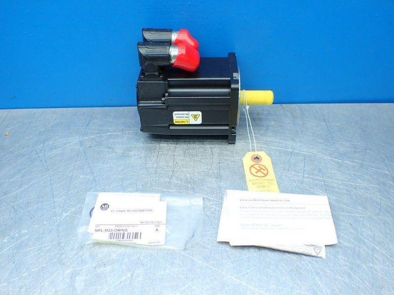 ALLEN-BRADLEY 1.03HP 5000RPM KINETIX INVERTER DUTY AC SERVO MOTOR  -  MPL-B310P-HK72AA