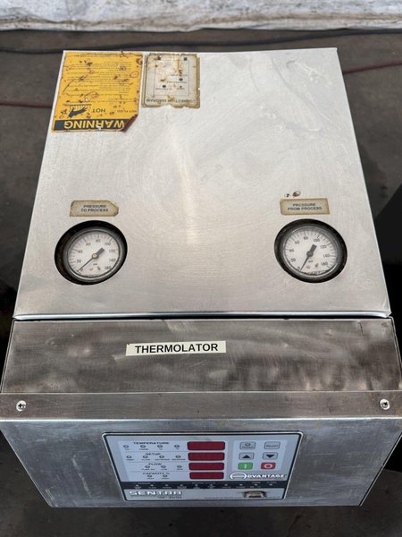 ADVANTAGE ENGINEERING WATER-CIRCULATING TEMPERATURE CONTROL UNIT. STOCK # 1115924