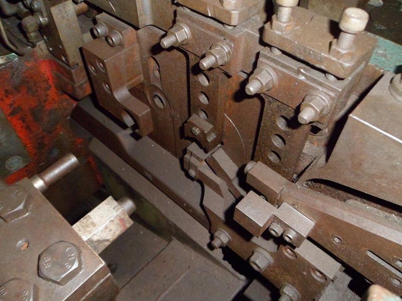 NEDSCHROEF #MW-32, HI-SPEED HOT NUT FORMER
