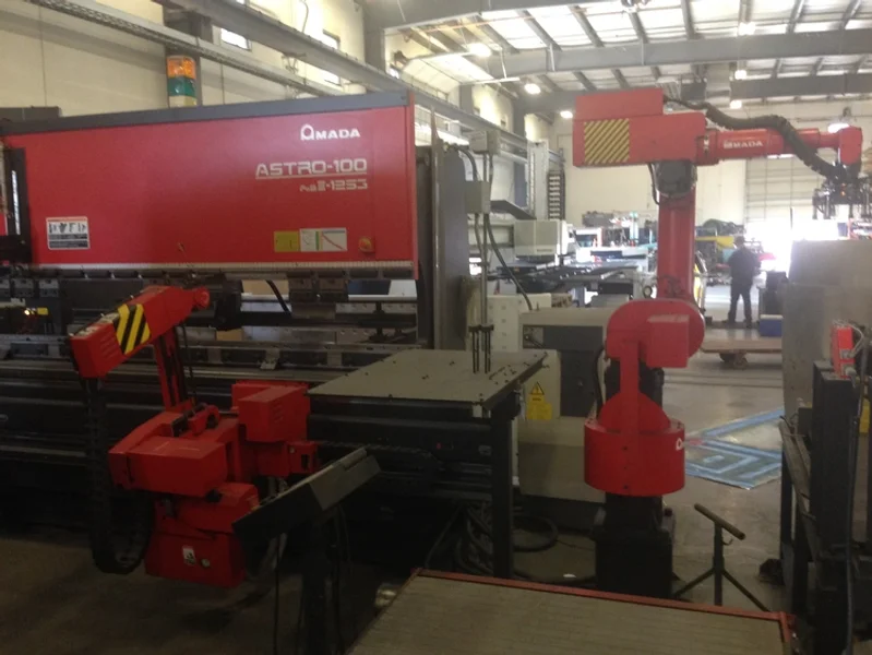 2000 AMADA 1253-MH W/ASTRO 100-MH | Brakes, Press