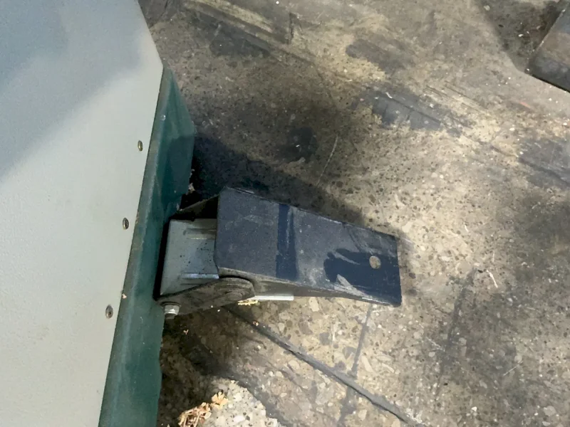 GRIZZLY 73” X 9” 8" JOINTER W/BUILT-IN MOBILE BASE   -  G0656
