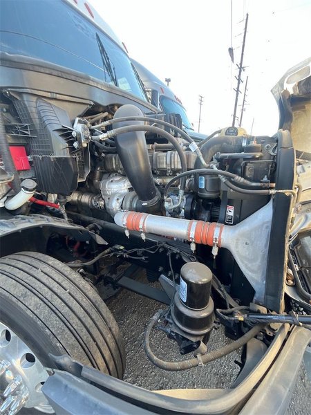 2021 Freightliner Cascadia 1FUJHHDR2MLML7306