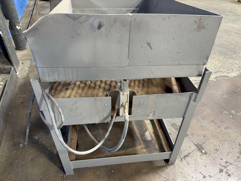 40" X 30" X 12" SIFTER