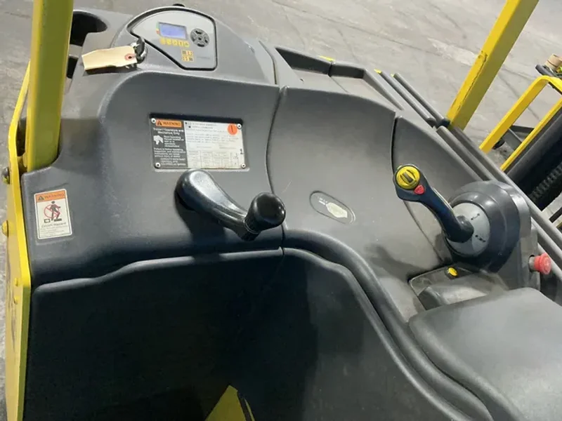 HYSTER 2850 LBS ELECTRIC STAND-UP FORKLIFT  -  E30HSD3-18