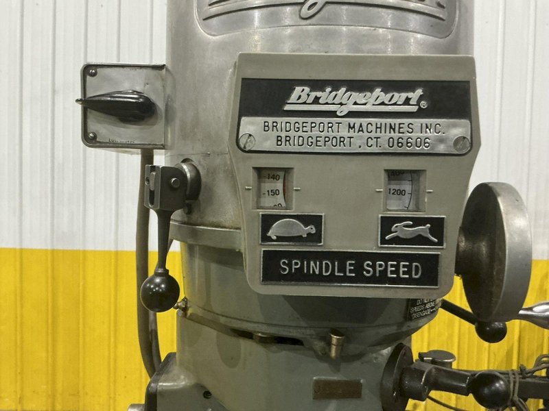 2 HP BRIDGEPORT SERIES I VERTICAL RAM TYPE KNEE MILL, WITH DRO &amp; POWER FEEDS: YOBRO #25285