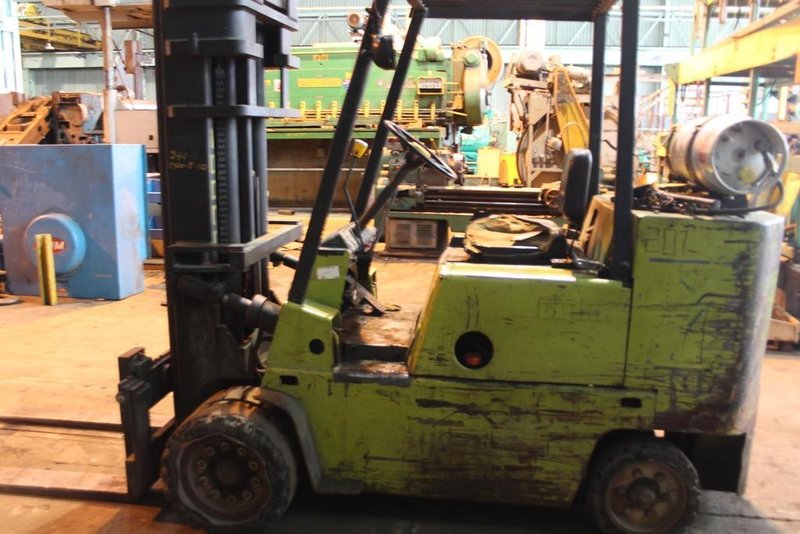 10,000 LBS CLARK PROPANE FORKLIFT: STOCK #56130