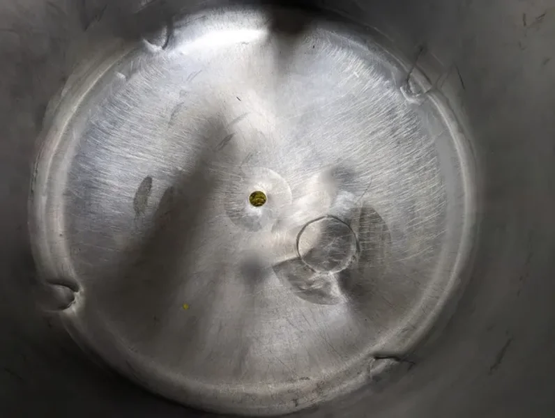200 GALLON STAINLESS STEEL TANK