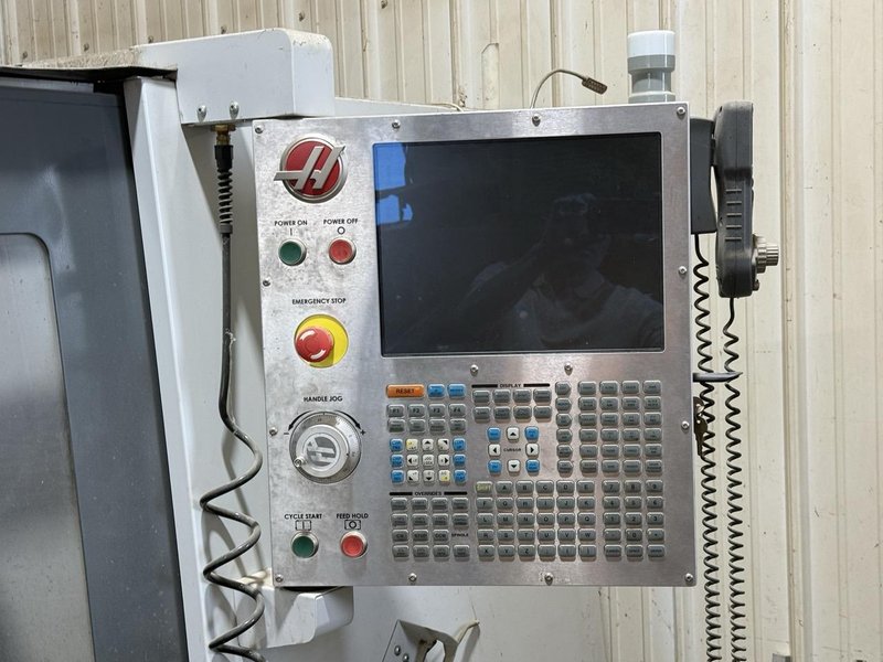 Haas TM-2P CNC VMC, 2014 – Wireless Probing, Chip Auger, Programmable Coolant, ATC