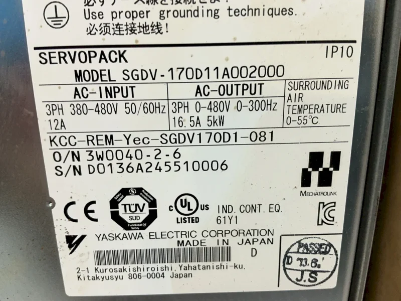 YASKAWA SERVOPACK   -  SGDV-170D11A002000