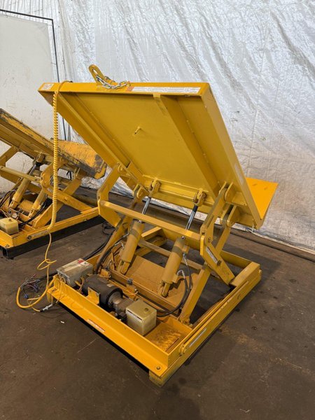 4,000 LB VESTIL HYDRAULIC TILT TABLE. STOCK # 1000725.