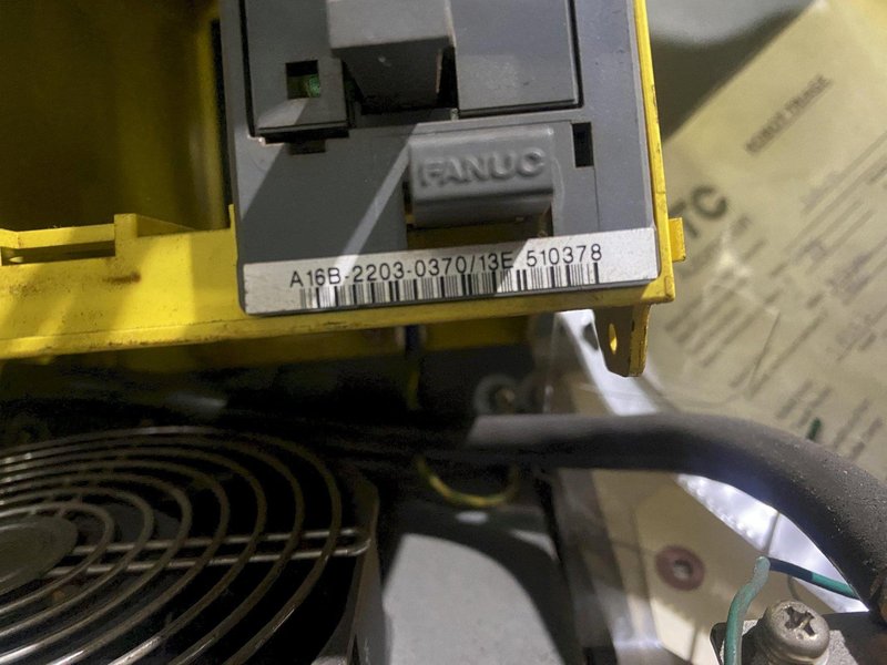 FANUC – R-2000iA/165F w/ R-J3iB Controls PARTS ONLY