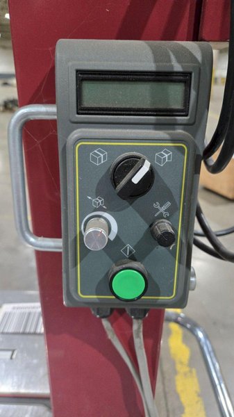 PAC STRAPPING PRODUCTS SM65 AUTOMATIC BANDING MACHINE USED