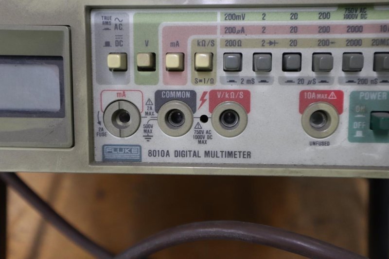 Daytronic Electronic Strain Gauge Conditioner and Fluke 8010A Digital Multimeter- Auction Item