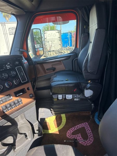 2021 Freightliner Cascadia 1FUJHHDR2MLMJ2180