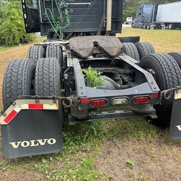 Volvo D13 Day Cab Truck, 2020