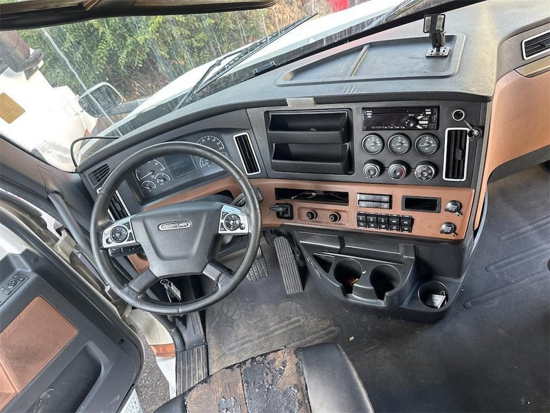 2019 Freightliner Cascadia 1FUJHHDR5KLKM7237