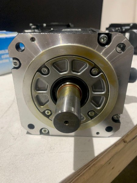 MITSUBISHI SERVO MOTOR HF154BS-A51 USED