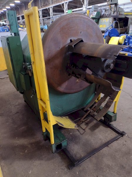 10,000 LB X 30&quot; SESCO MODEL 55-387 MOTORIZED COIL REEL UNCOILER: STOCK #18543