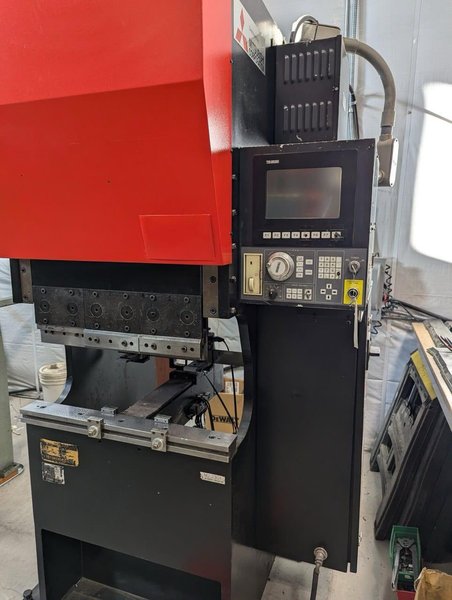 28 Ton x 30″ Toyokoki APB-286 CNC Servo Electric Press Brake, 2000