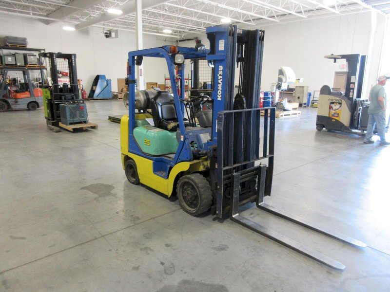 Komatsu Seated Propane Forklift Truck, 4480 LB Load Capacity- Auction Item