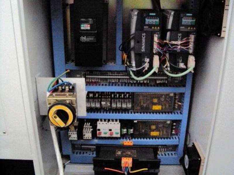 Headman HTS 320 CNC Lathe, 2010 – 13″ x 30″, Siemens