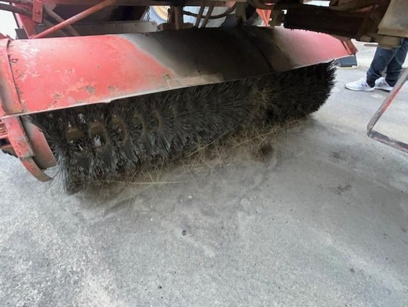 RIDE ON JOB SITE SWEEPER STOCK# 3875