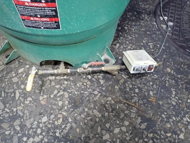 SPEEDAIRE 80 GAL AIR COMPRESSOR  -  1WD61