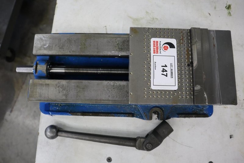 Kurt D688 6" Machine Vise with Steel Hard Jaws and Handle- Auction Item