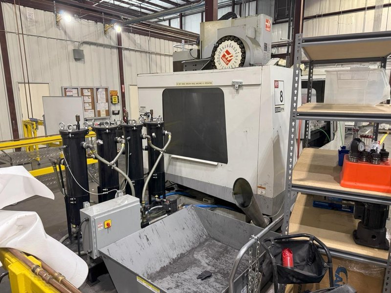 Haas VF-8D VMC, 2005 – 30K RPM, Chip Auger