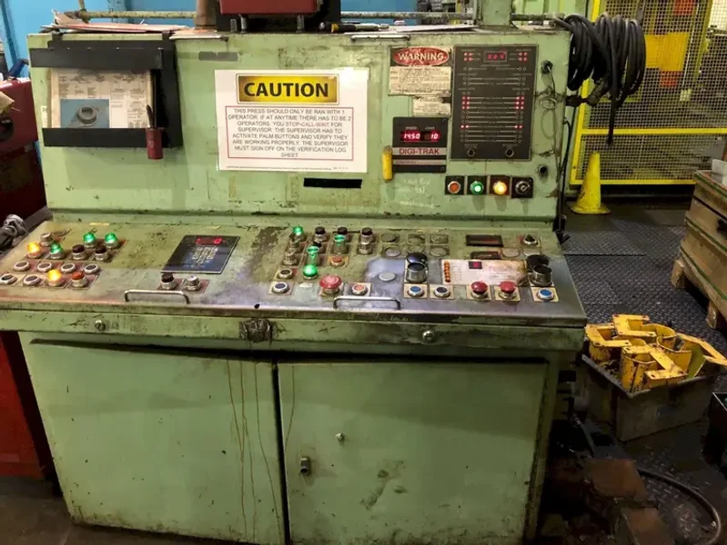 NIAGARA 880 TON SSDC PRESS, S/N P53454, STOCK# 14124J