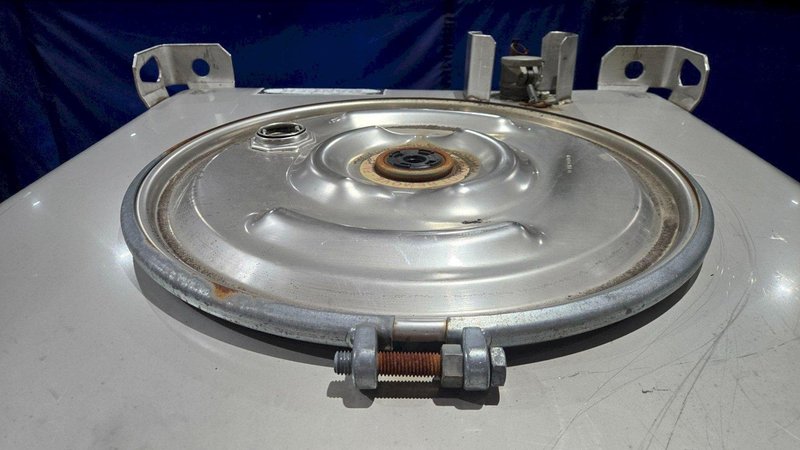 CLAWSON CONTAINER COMPANY 550 GALLON STAINLESS STEEL IBC TANK USED