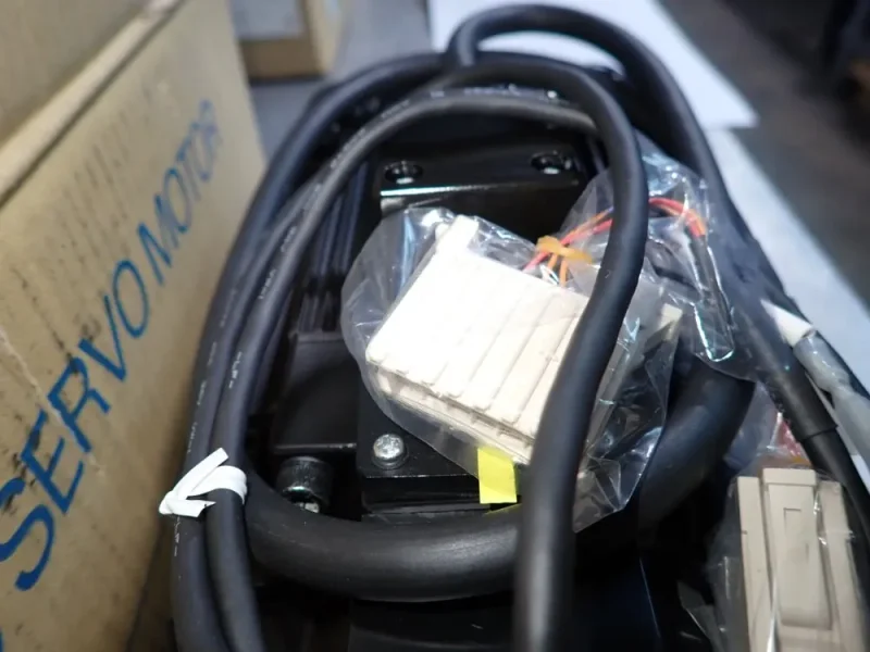 YASKAWA AC SERVO MOTOR  -  SGMGH-13A2A-YRA1