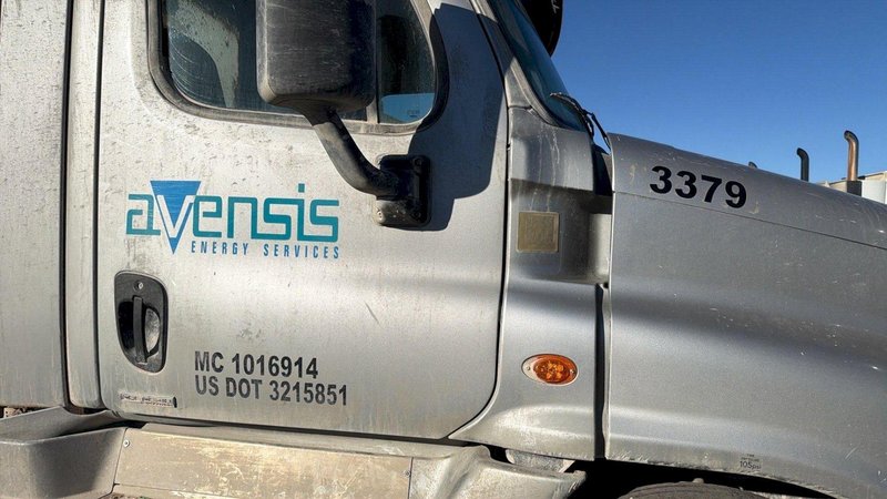 Freightliner Cascadia Semi Truck, 2018 – Non-Runner, No Keys, For Repair or Parts, Day Cab/Sleeper