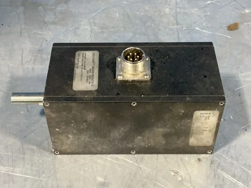 ACCU-CODER INCREMETNAL SHAFT ENCODER  -  716*-0360-HV-HD10-8-S-S-N