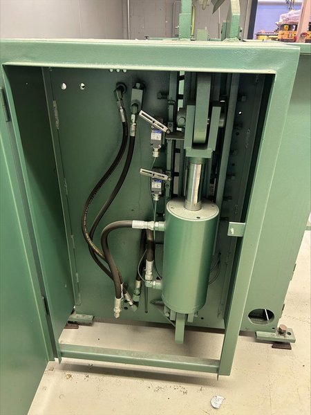 1/4″ x 10′ Betenbender 10-1/4 Hydraulic Shear, 2012 – 220hrs