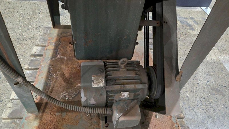 AR INDUSTRIES B-4 TUMBLE BLAST CHAMBER USED