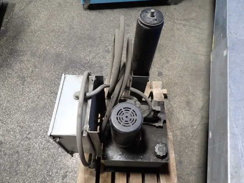 PARKER 275 BAR, 4000 PSI HYDRAULIC ACCUMULATOR  -  ACP10AA600E46K