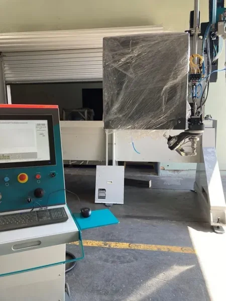 2023 FLOW MACH 200 3020 PIVOT | Waterjet Cutters