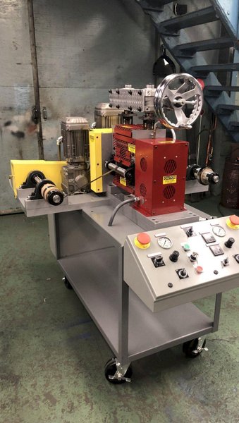 New IRM Model #4060 4&quot; x 6&quot; 2Hi/4Hi Hot Lab Rolling Mill with Payoff and Recoiler