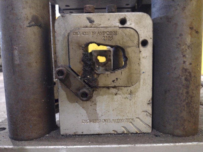 4-POST HYDRAULIC PRESS - ROLLFORMER CUTOFF PRESS: YOBRO #25563
