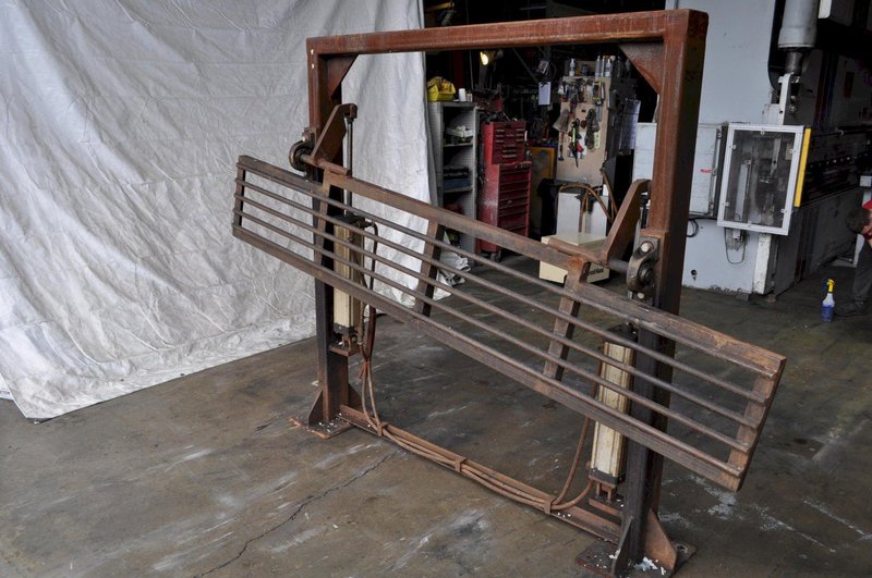 100&quot; X 17&quot; PRE THREAD UP TABLE