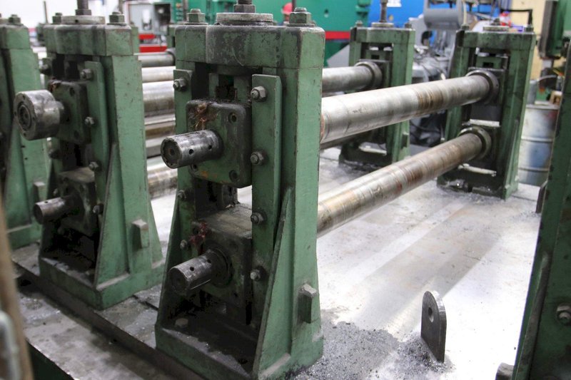 13 STANDS X 3&quot; X 44&quot; BRADBURY ROLLFORMER: STOCK #69558