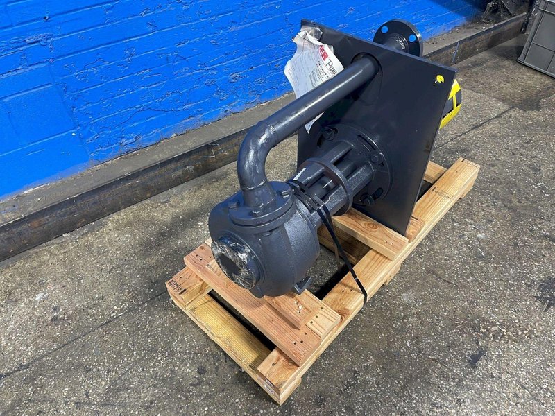 GUSHER PUMPS 5 HP IRON VERTICAL VORTEX PUMP  -  V2X2-8SEL-CDM-A-DP