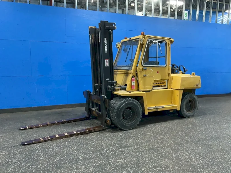 KOMATSU 15400 LBS PROPANE FORKLIFT  -  FG70-5
