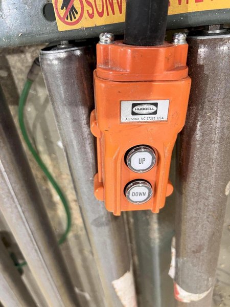 4,000 LB X 72" X 36" SOUTHWORTH MODEL #LS4-36 HYDRALUIC LIFT TABLE WITH ROLLER TOP: STOCK #20900