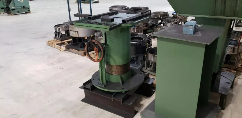 Bowl Stand Adjustable 52"